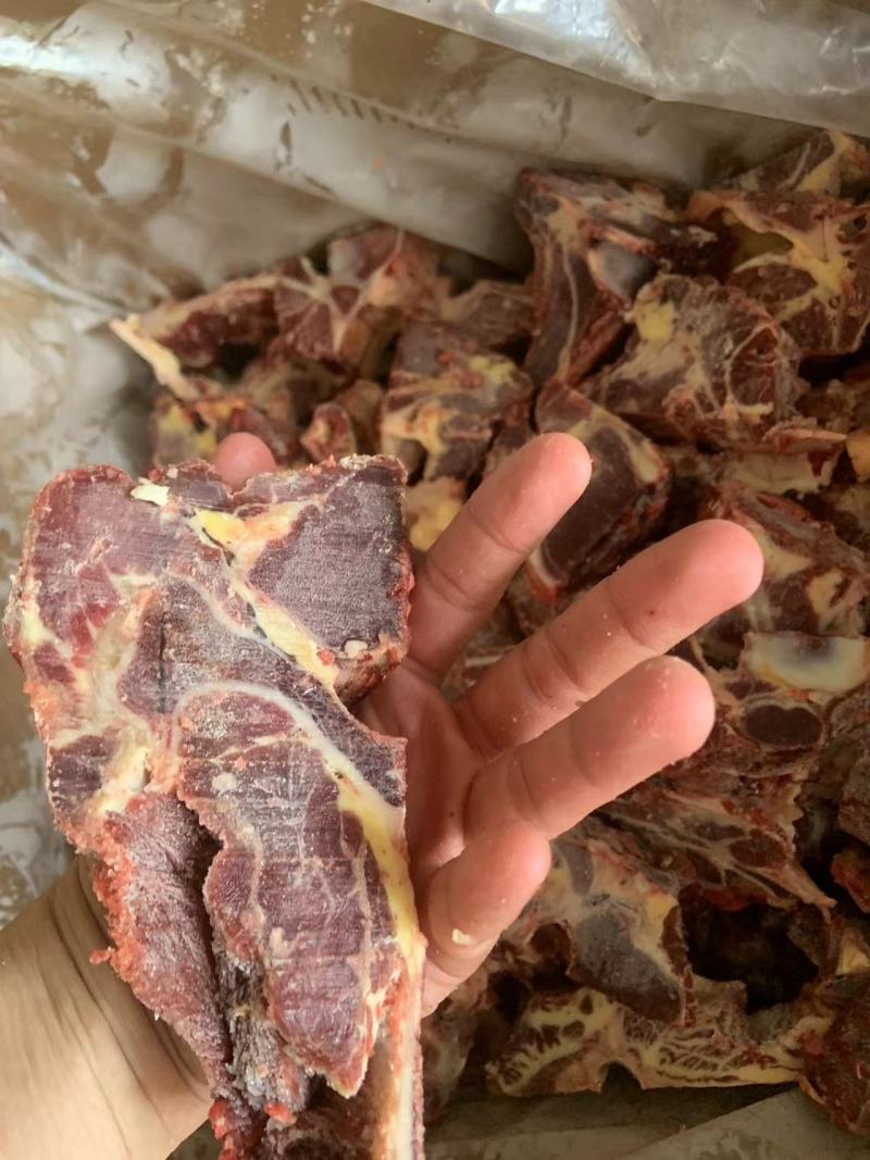 （河北大工厂）牛背骨。价格便宜，替代所有牛骨头。大满肉