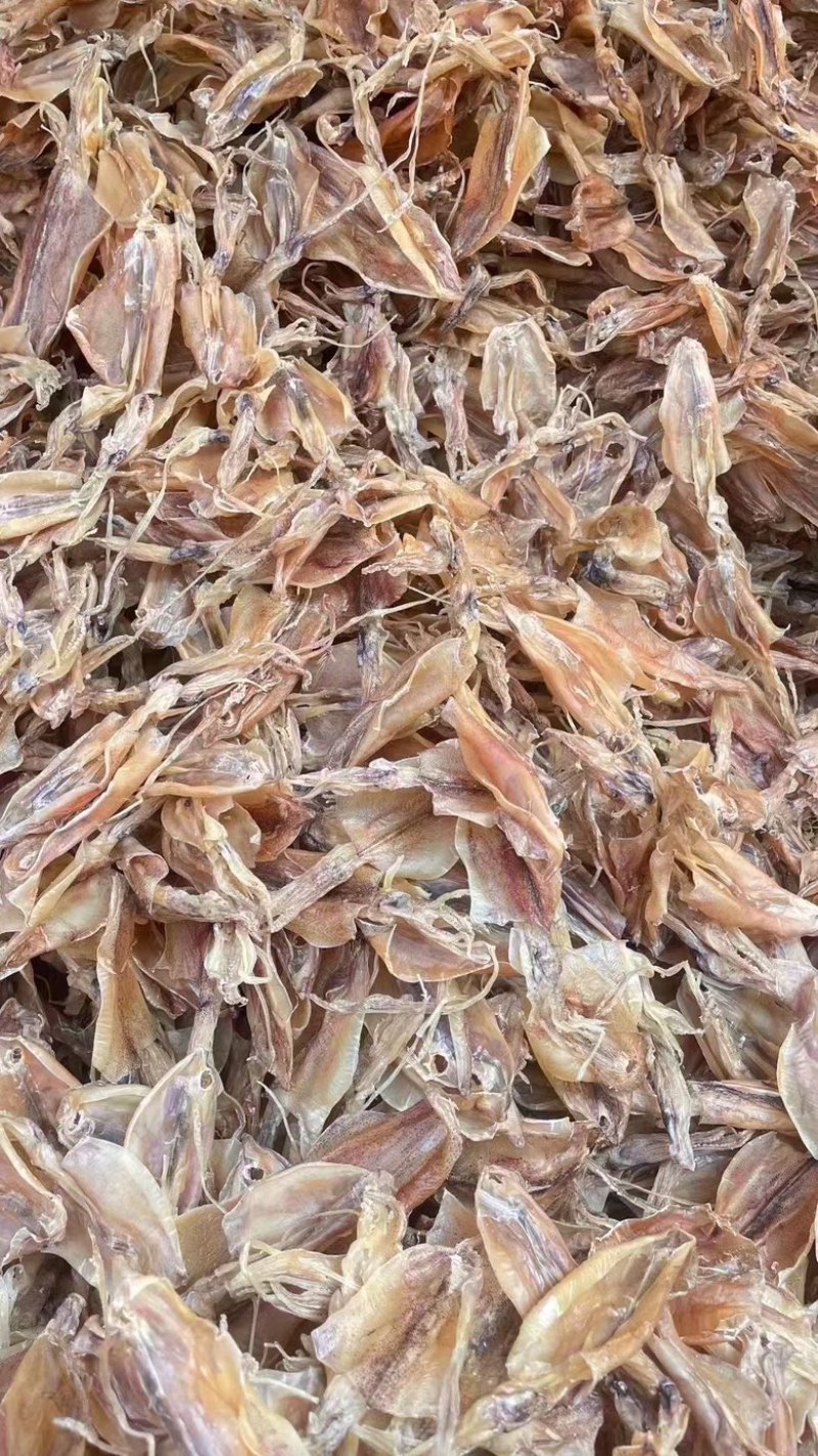 鱿鱼干船上吊晒鱿鱼干纯淡干足干鲜甜美味