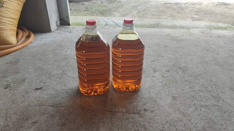 农家自榨大豆油，好豆榨好油，来自东北黑土地大豆压榨