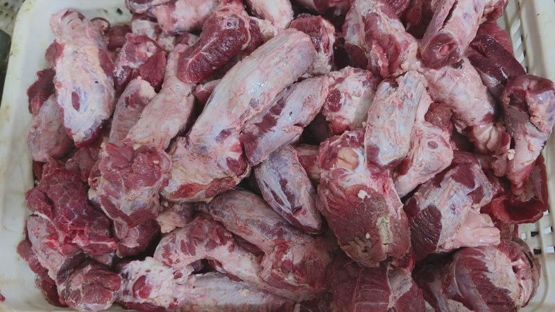鞭根肉