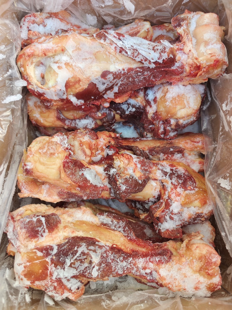 【牛肉棒骨】当地草原黄牛的屠宰场直销，超码的，免费加工！