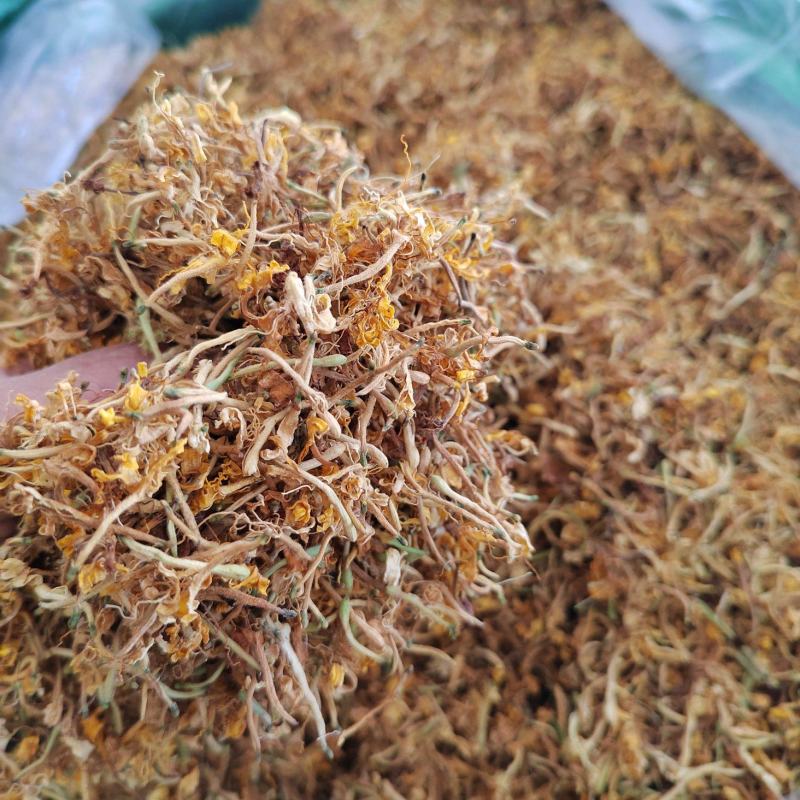 贵州土特产安龙野生金银花，生晒无硫，具有淡淡的清香味