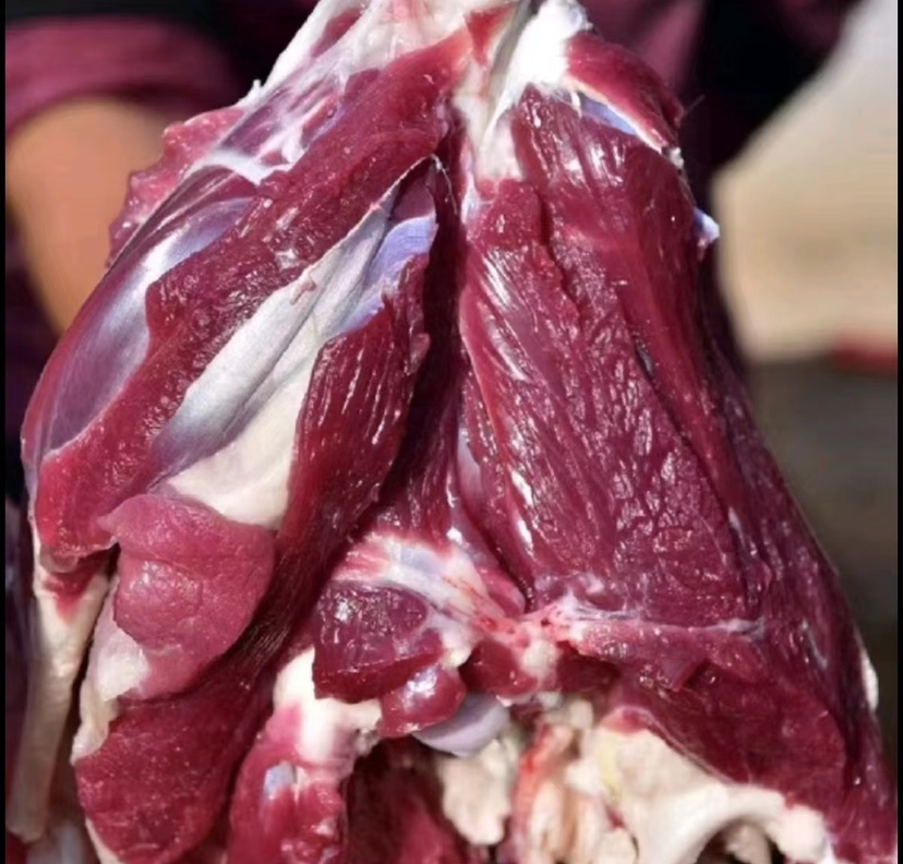 波尔山羊羊肉切块特写