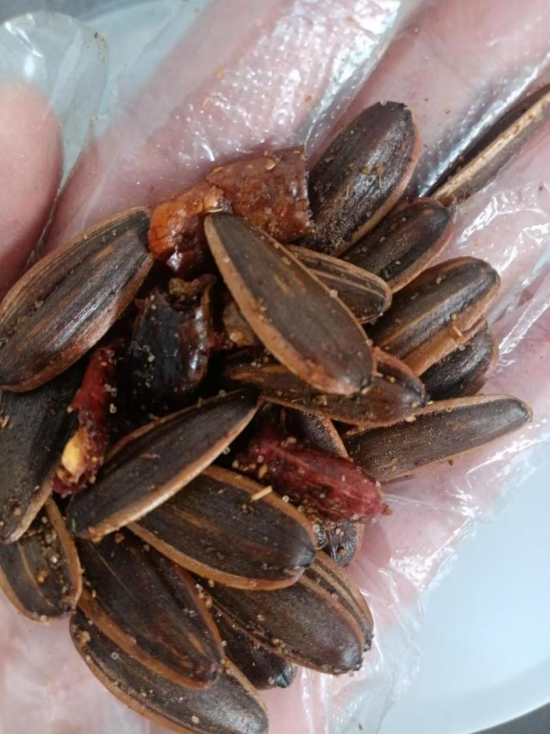 麻辣瓜子脱皮瓜子各种口味都可可以做欢迎致电