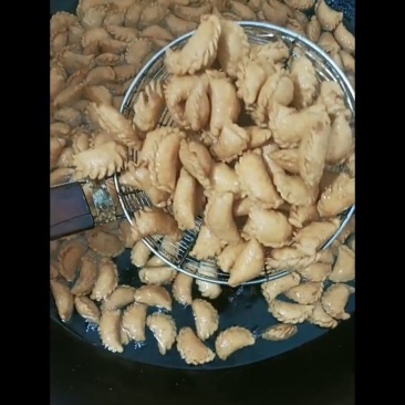 纯手工做的酥角，香脆好吃