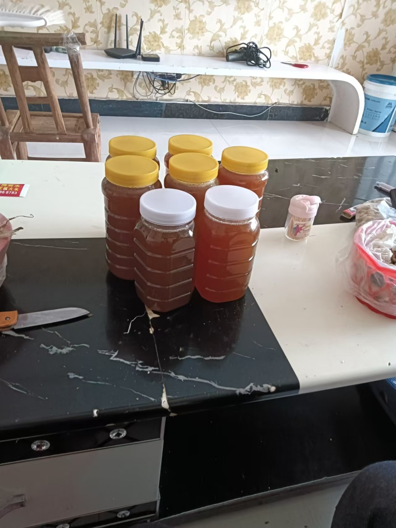 蜂蜜纯野生古老方式一年提取一次蜂蜜