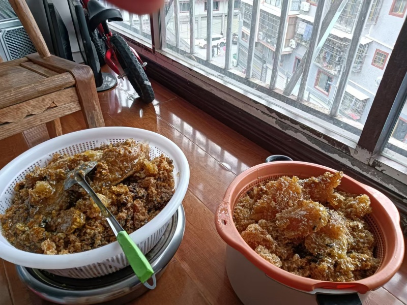 蜂蜜纯野生古老方式一年提取一次蜂蜜