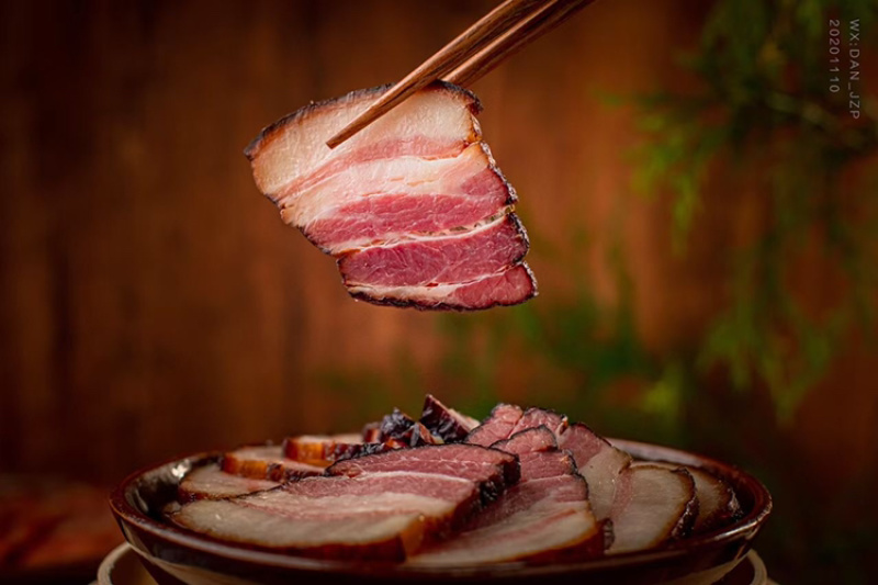 湖南传统烟熏腊肉，五花偏肥腊肉，厂家直销，24小时发货