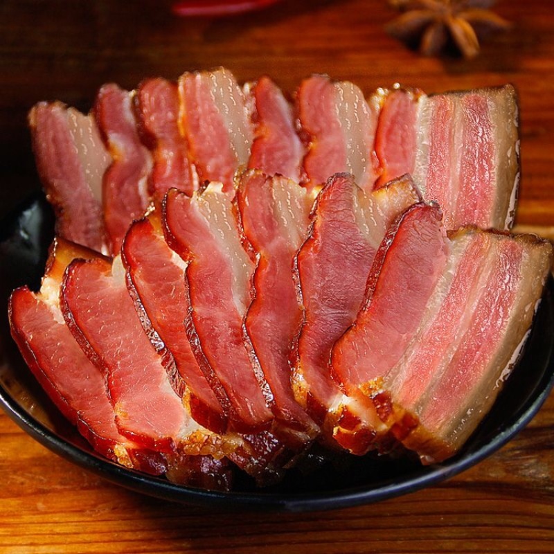 湖南传统烟熏腊肉，五花偏肥腊肉，厂家直销，24小时发货