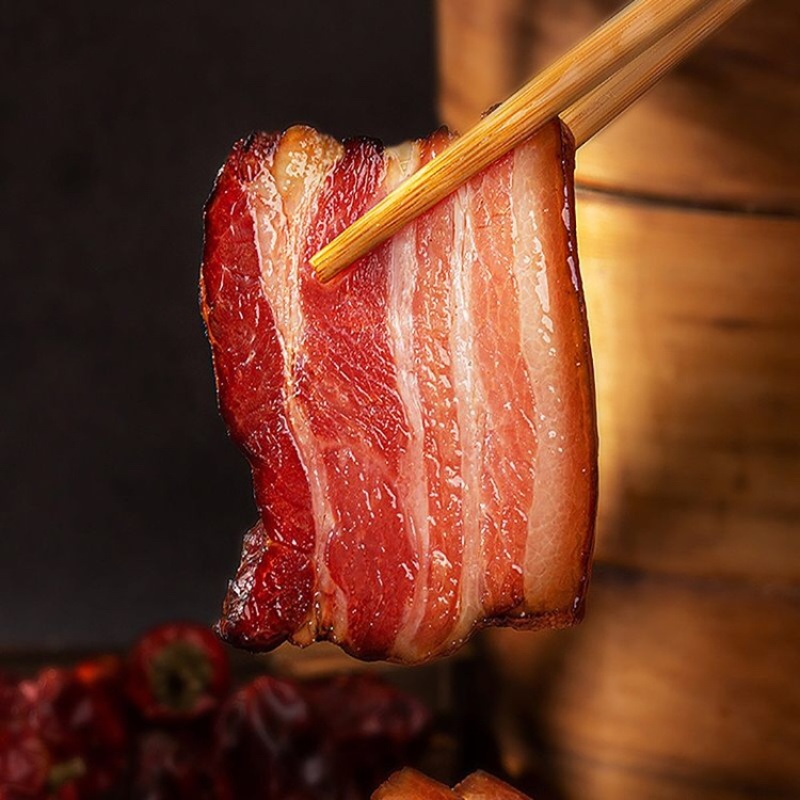 湖南传统烟熏腊肉，五花偏肥腊肉，厂家直销，24小时发货
