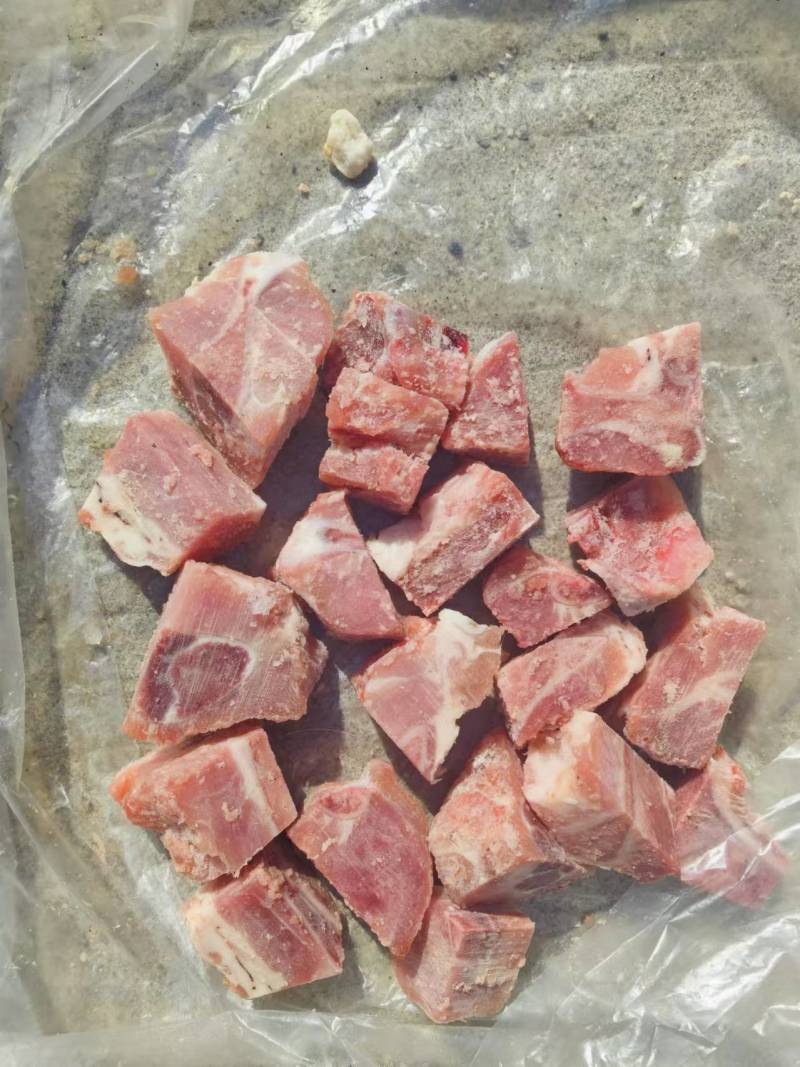 叉骨粒，带肉率50多，可以根据要求切割成