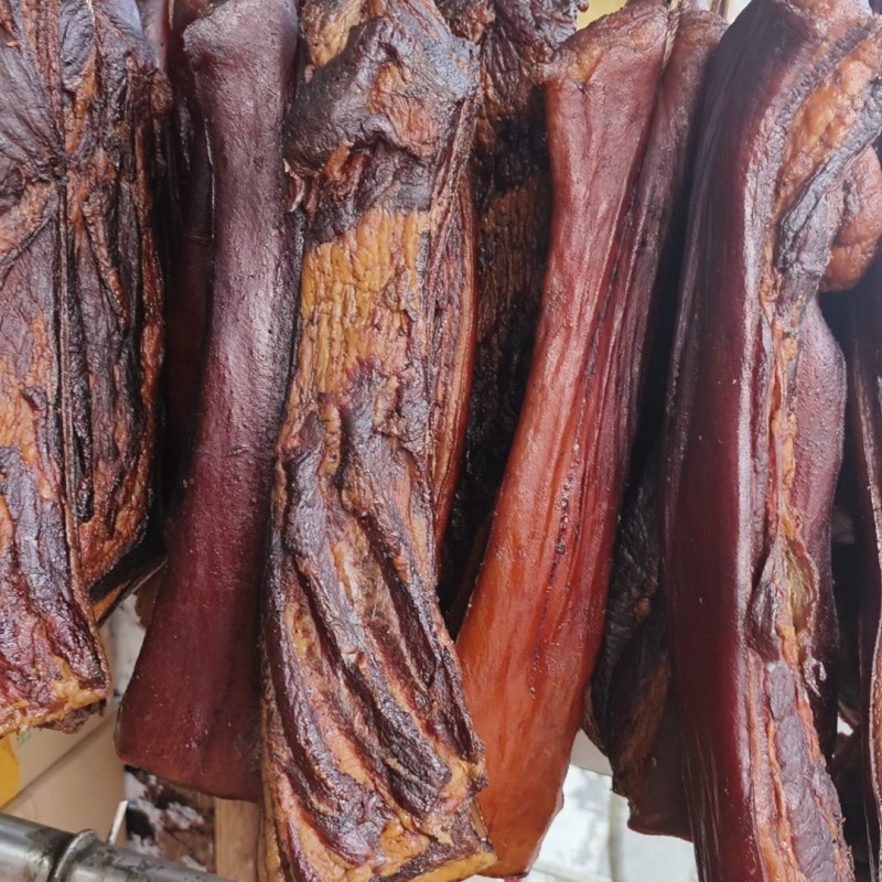 挑骨老腊肉，农村人养的猪，晶莹剔透，回味留香