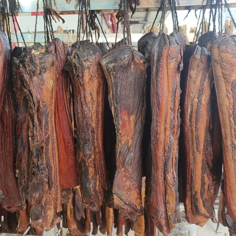 挑骨老腊肉，农村人养的猪，晶莹剔透，回味留香