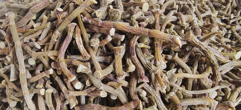 铁皮石斛寸条，条索肉质饱满，足干，颜色纯正，无任何添加