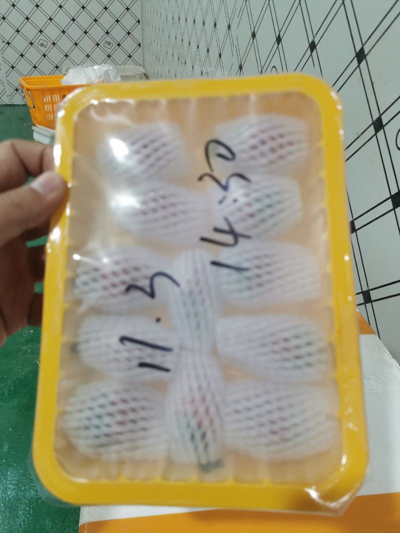 云南露天草莓，大量接社区团购，市场订单