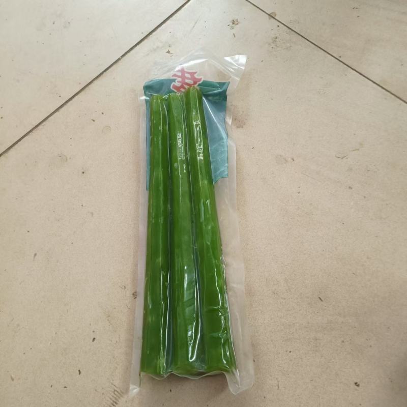 去皮莴笋肉，三青莴笋杆子，三青莴笋，产地直发，真空包装