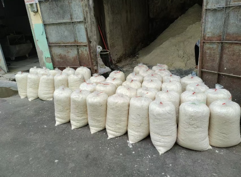 豆渣饲料大量现货供应，需要的老板请电话联系