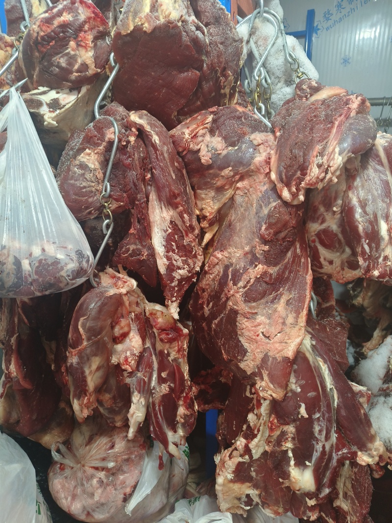 整块冻牛肉，