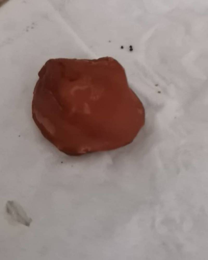 自然凉干的鸡宝