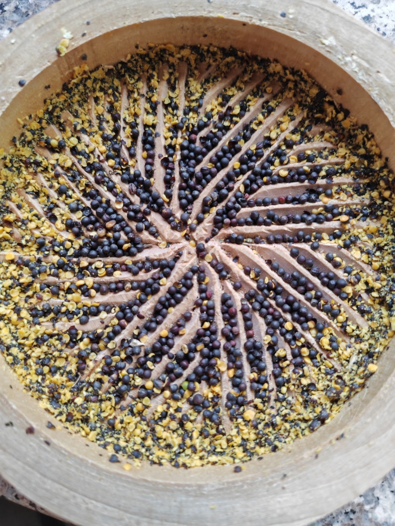 俄籽46含油，油色80-85分油色沉淀和未沉淀的油色