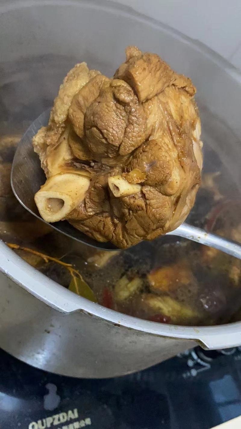 去皮肘骨
