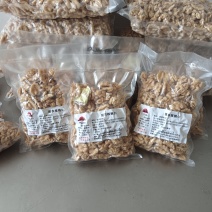 新货脱衣核桃仁烘焙食`品产自山西隰县，营养丰富，口感鲜美