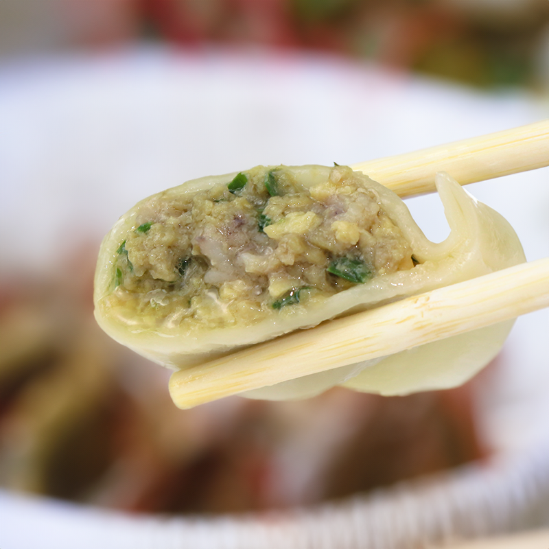 渔民自己纯手工制作的原生态皮皮虾馅的三鲜饺子。