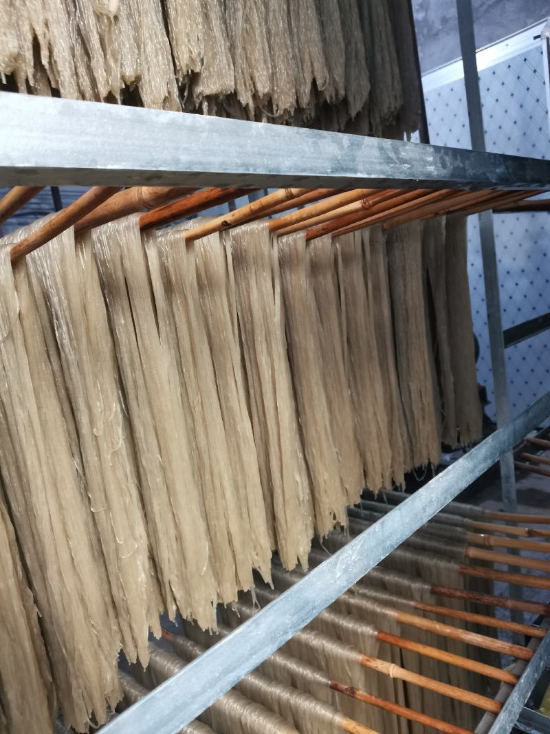 山东精品粉条红薯粉条大量供应纯手工制作欢迎来电咨询