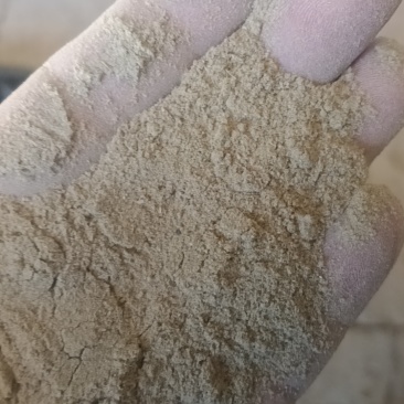 饲料鱼粉高蛋白含量，货量充足，欢迎各位老板前来选购