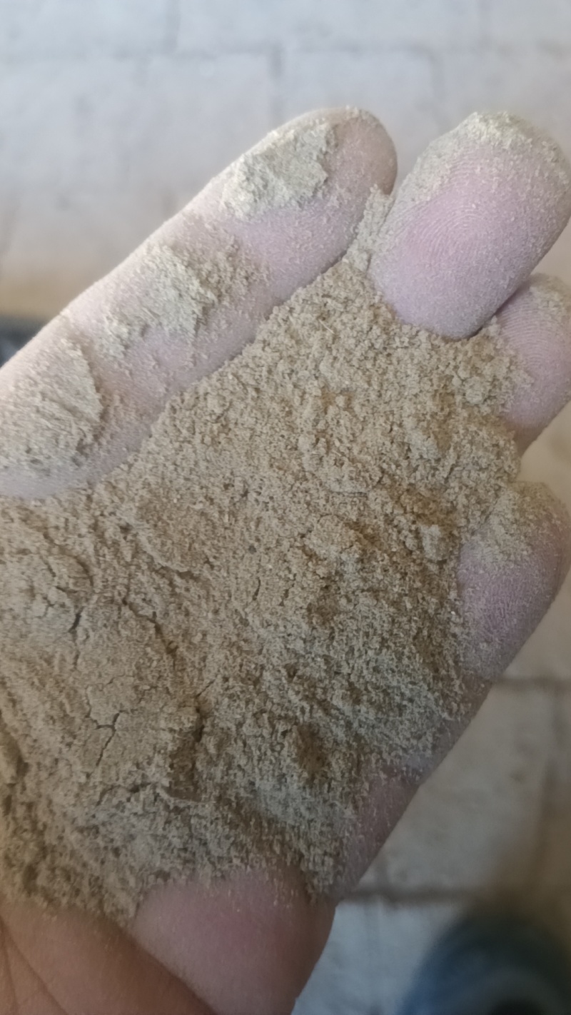 饲料鱼粉高蛋白含量，货量充足，欢迎各位老板前来选购