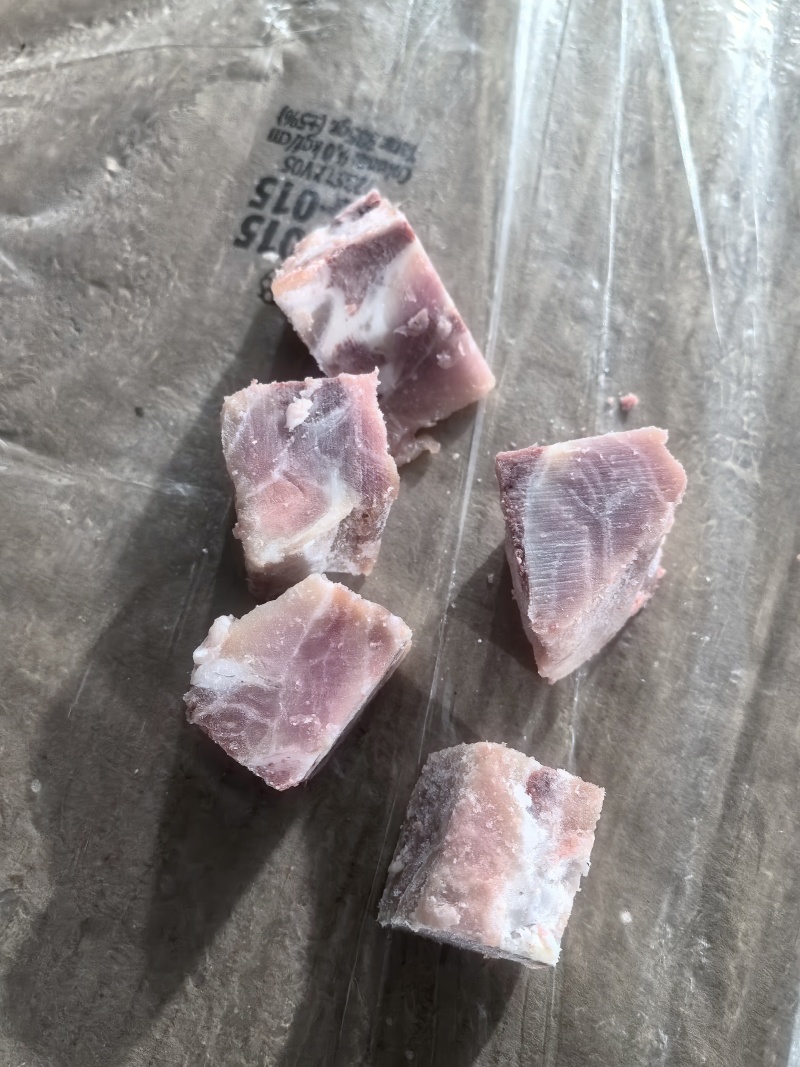 排骨粒，电商首选，新鲜美味。每一口都是生活的滋味。