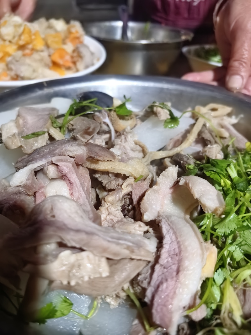 精选蒙古水煮熟山羊肉去皮去骨山羊肉八成熟羊肉汤饭店食材