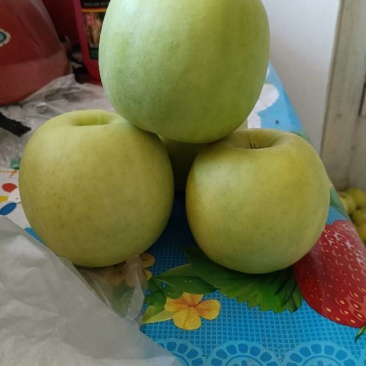新鲜瑞雪苹果，甜脆多汁，健康美味，**特惠！