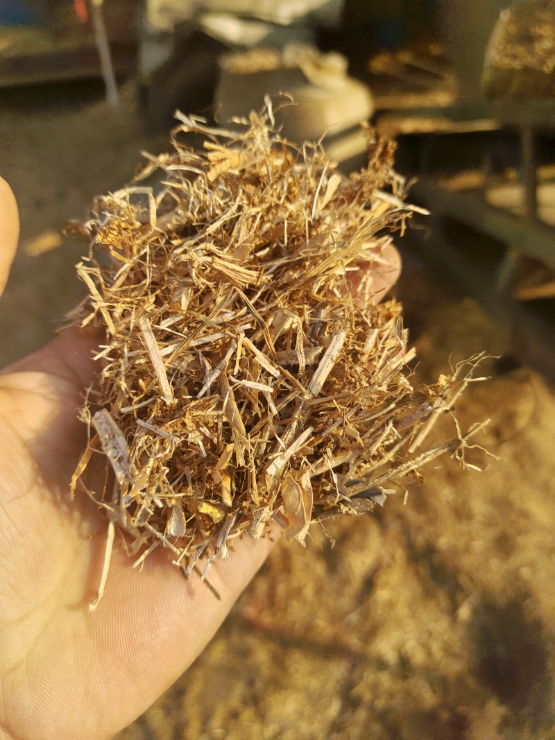 供应，黄豆秸秆粉碎过筛除尘压块干草料，牛羊使用干净利落