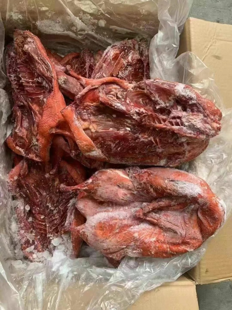 四川特产烟熏板鸭芝麻板鸭卤板鸭全熟半熟地摊跑江湖地摊展会