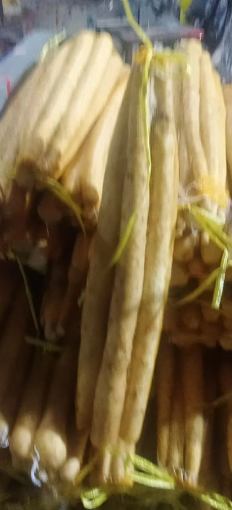 小白嘴山药，大量上市，价格美丽，对接全国，欢迎咨询