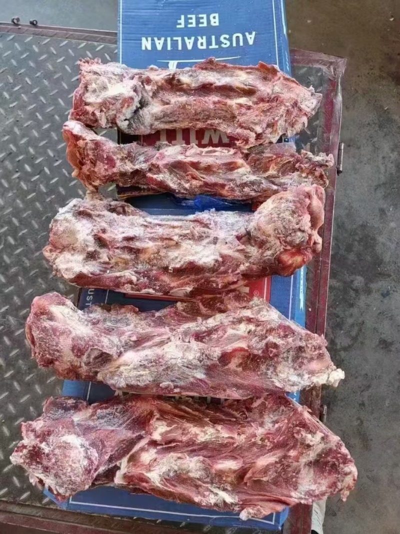 牛脖骨新货来袭！195厂牛脖骨，美味与健康的完美结合。