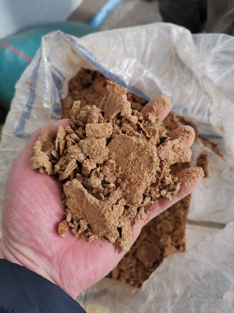 豆饼熟豆饼东北大豆压制榨油后豆饼