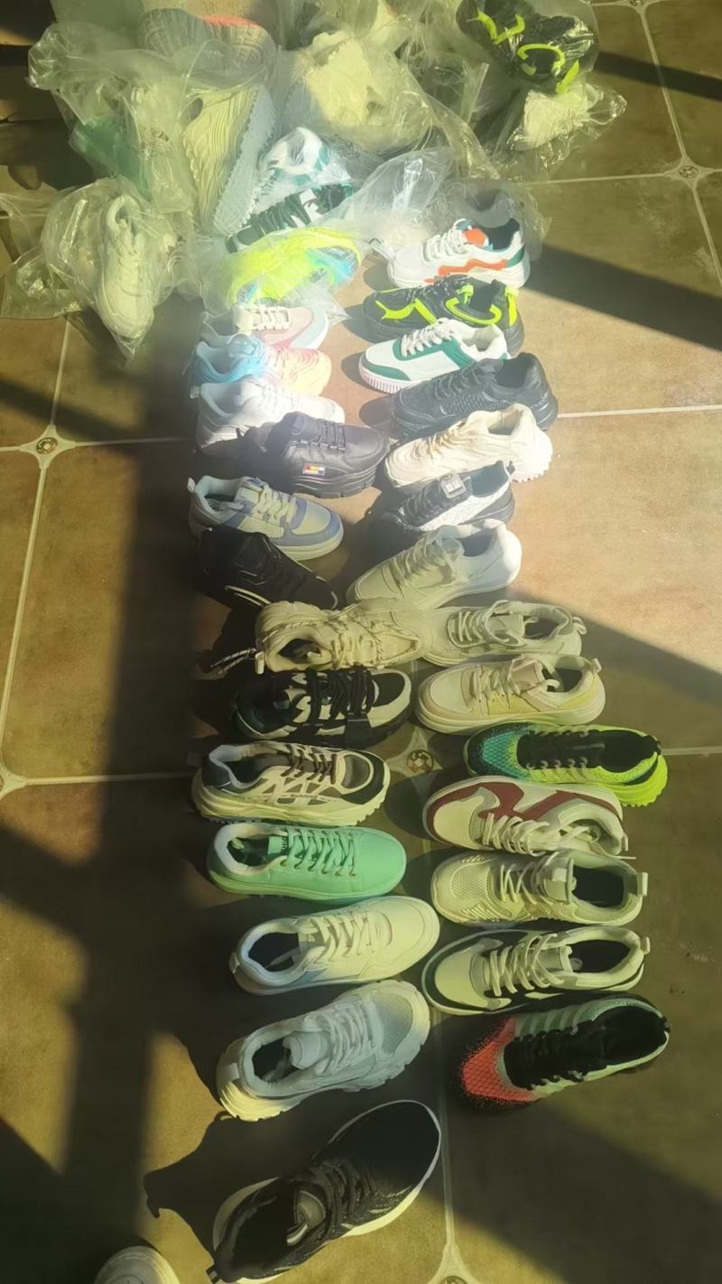3000左右双，女杂款，12.8元清货，35-40码