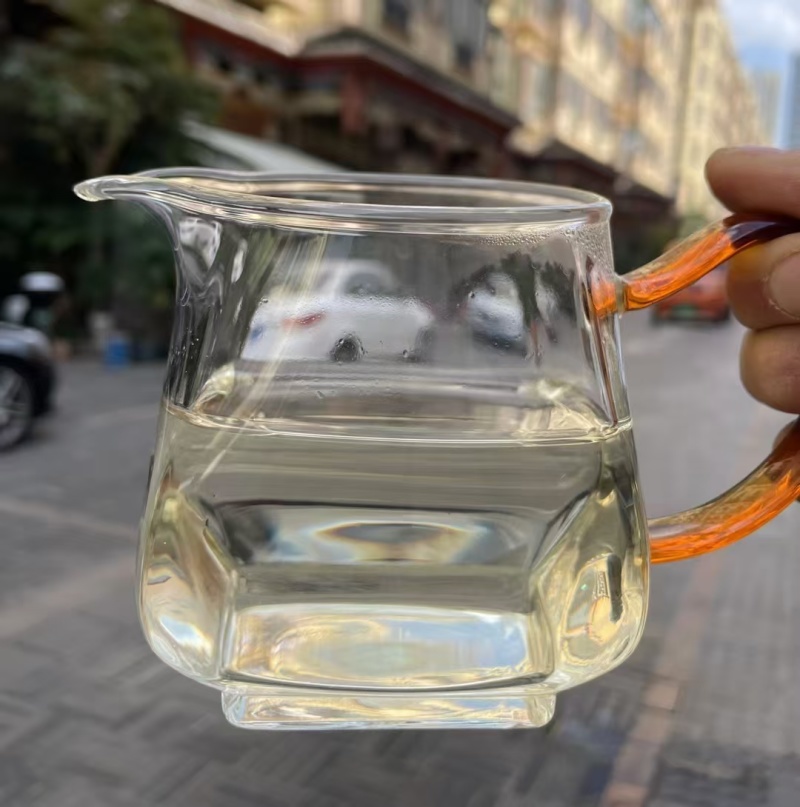 白毫银针白茶中的天花板，满披白毫，全是茶芽