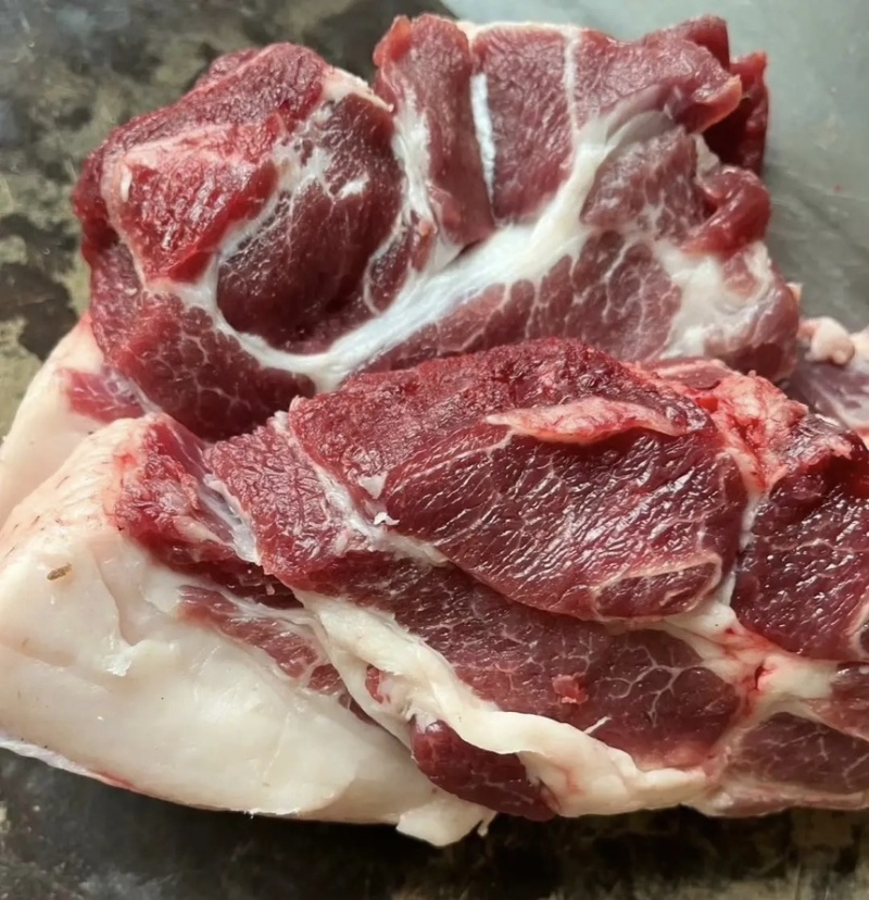 黑猪肉，农村散养土猪黑猪肉，量大从优全国可发，电话联系对
