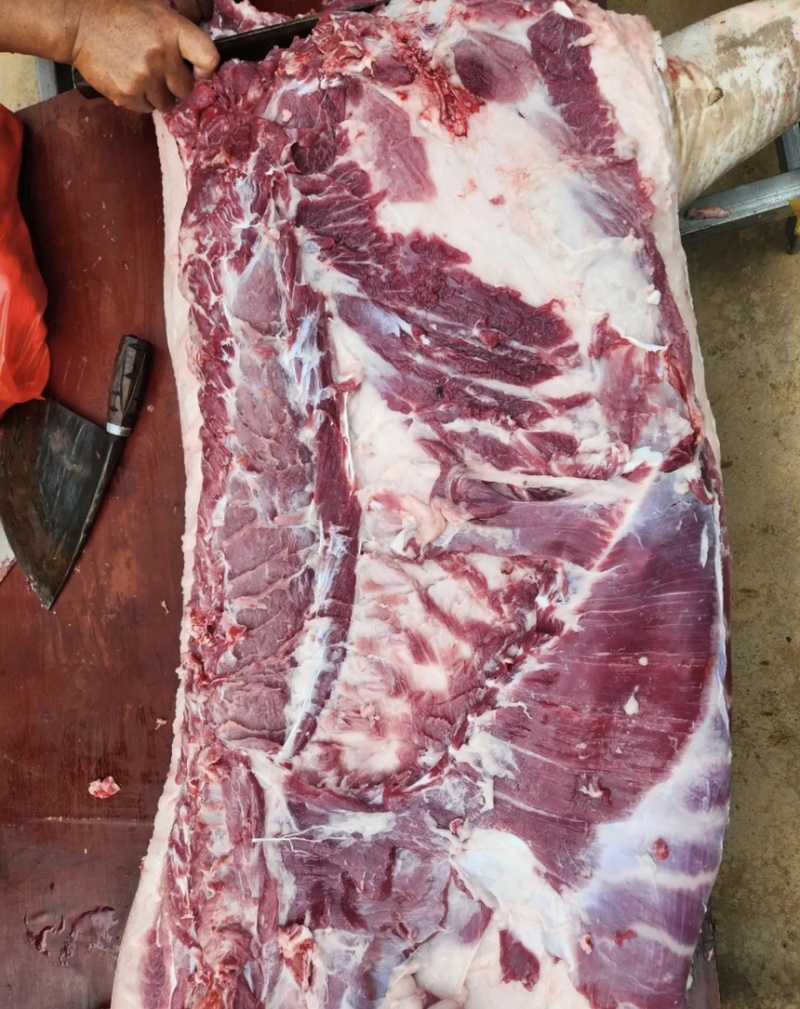 黑猪肉，农村散养土猪黑猪肉，量大从优全国可发，电话联系对