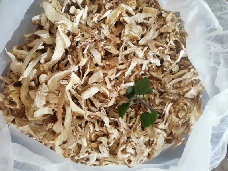 松茸干片，都是深山里面大量有货，保质保量，批发零售！
