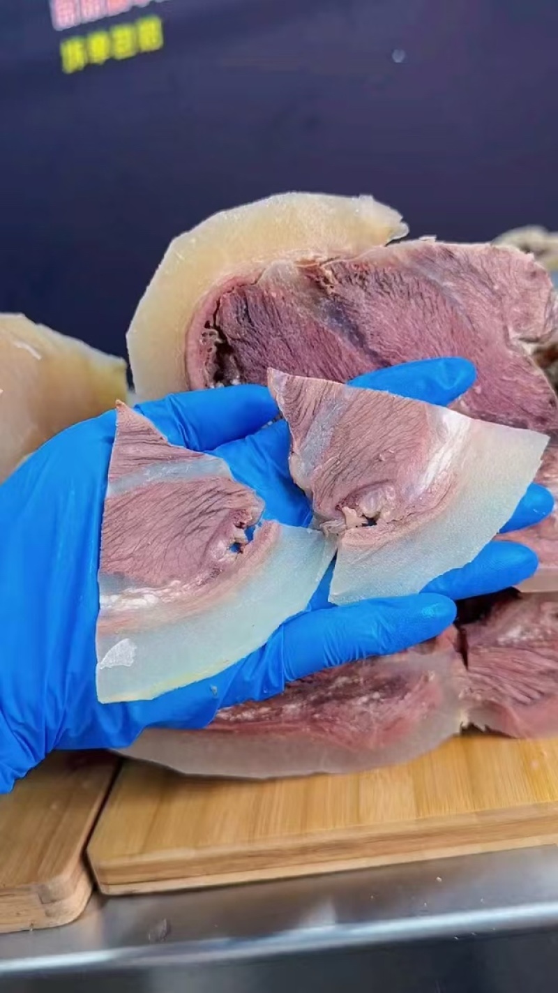 全熟牛头肉，精修去油去淋巴，现煮现发，一件也是批发价