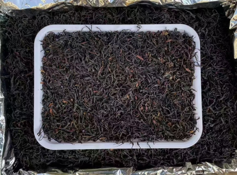 **百年古树野生红茶品质**，红裤嫩叶多，花香甜揉