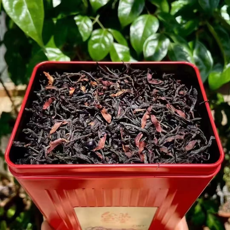 **百年古树野生红茶品质**，红裤嫩叶多，花香甜揉
