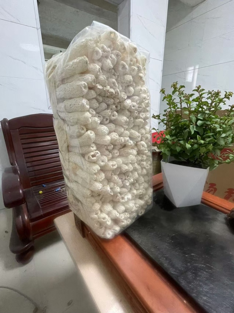 本店铺诚信经营，精品竹荪等农产品规格齐全，货源充足，
