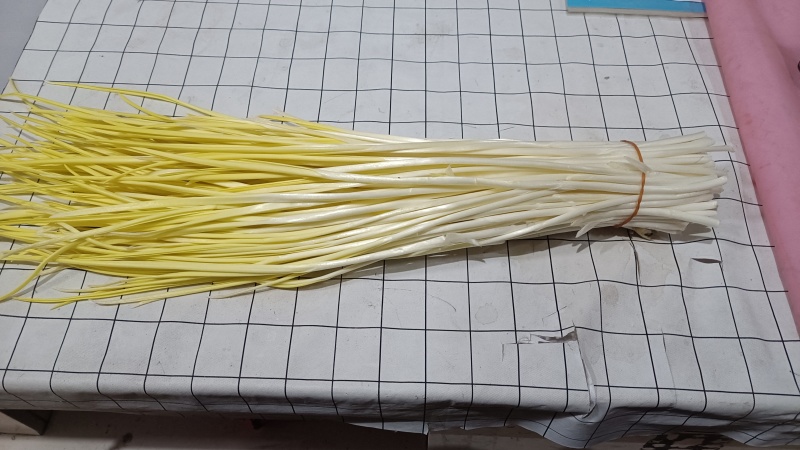 新鲜头茬蒜黄