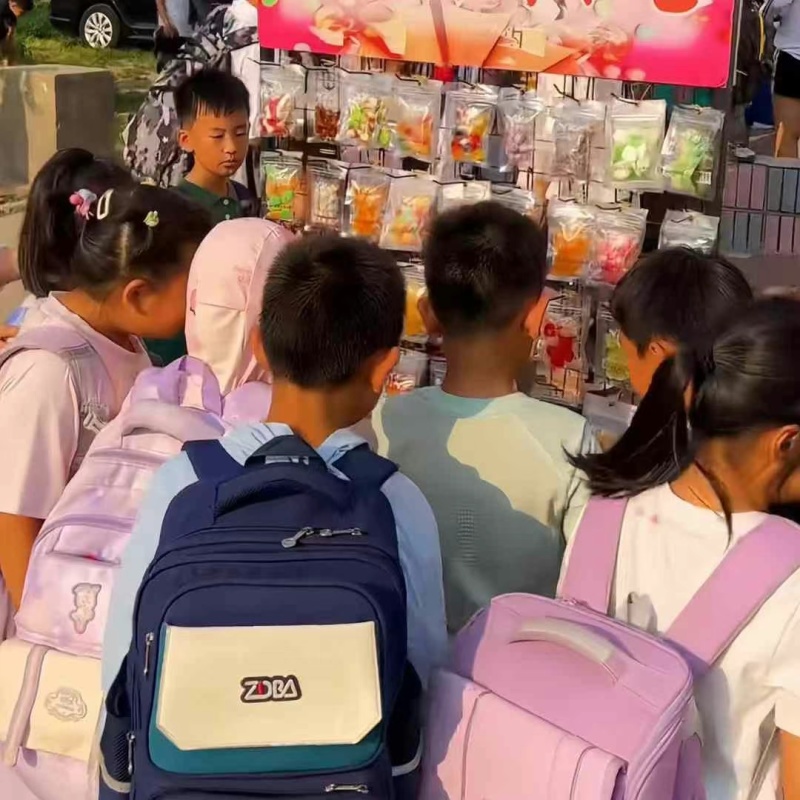 糖果手抓厂家包软糖果散装摆摊小包零食新式软糖摆摊货源