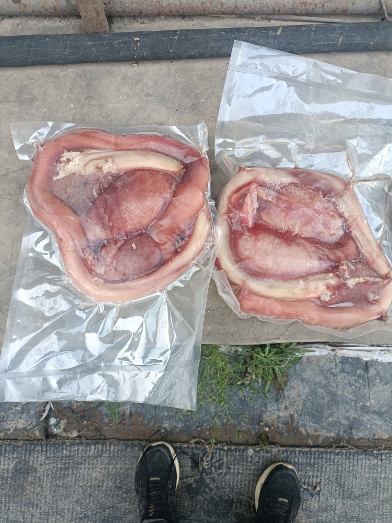 甘肃黄牛鞭，源头屠宰场，量大从优欢迎咨询下单